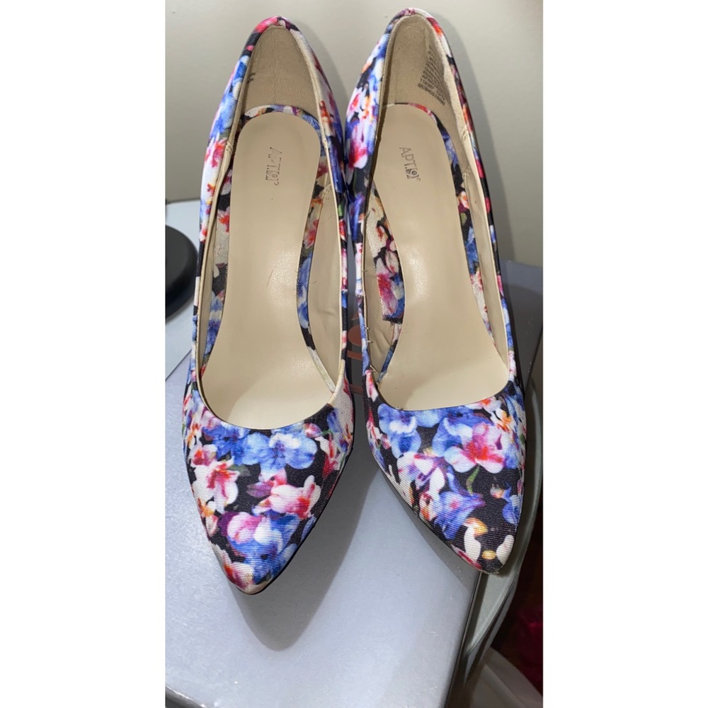 Floral pumps